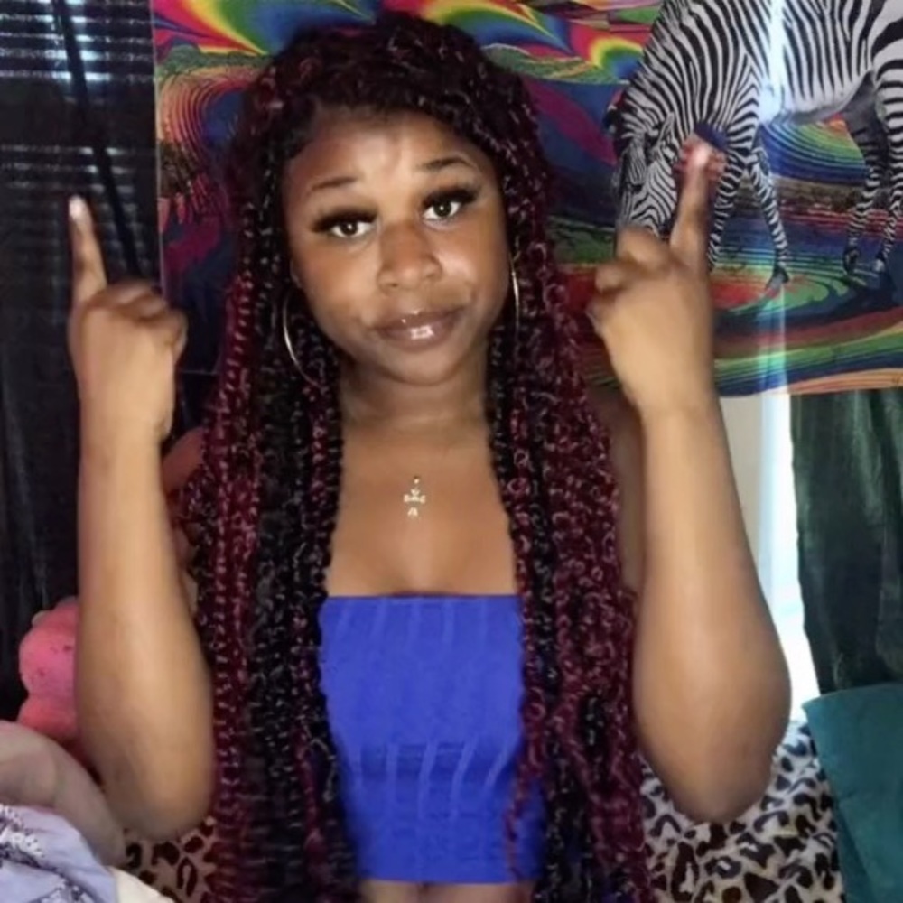 Meet your Posher, Marjae